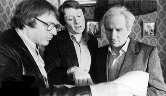 А. Миронов (в центре) с С. Колосовым и А. Володиным. Нач. 1980-х гг. А. Миронов (в центре) с С. Колосовым и А. Володиным. Нач. 1980-х гг.